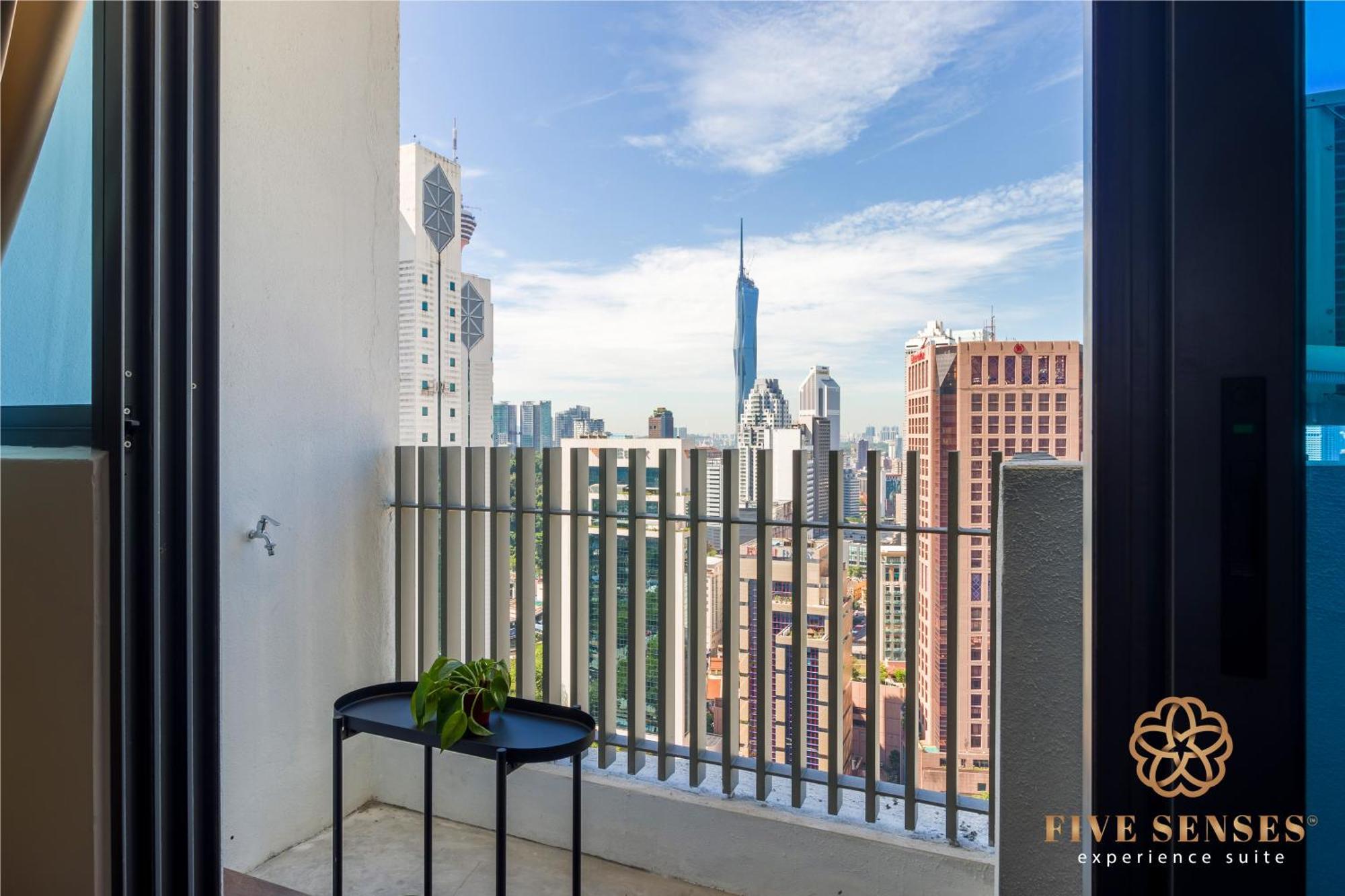 The Colony & The Luxe Signature Suites, Klcc Kuala Lumpur Room photo